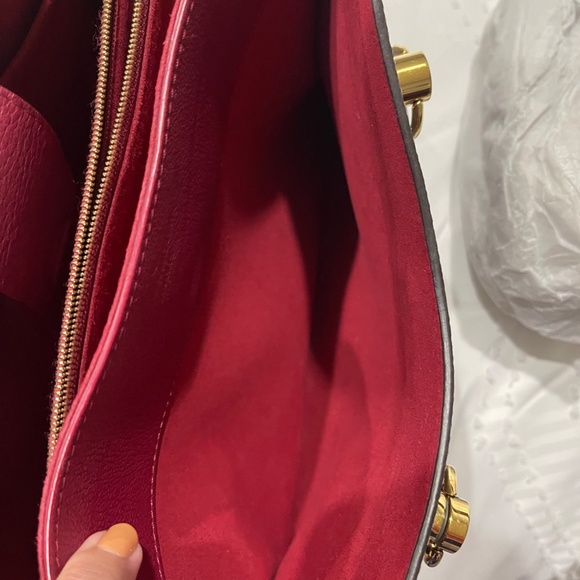 Louis Vuitton Riverside - Picture 6 of 7